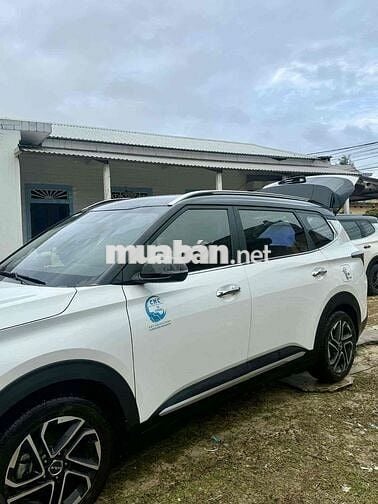 em cần ra đi con xe Kia Carens cuối 2023