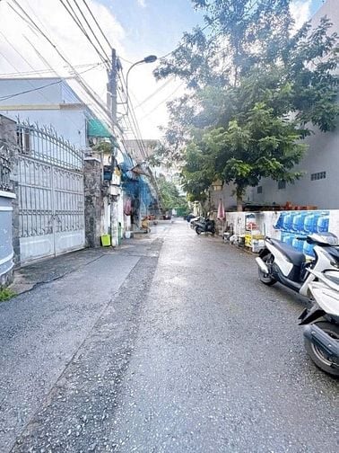 Cc gửi bán hxh p13 bình thạnh dt 8x23 nhà 6 lầu giá 26,5 tỷ 