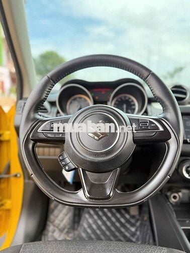 Suzuki Swift 2020 màu vàng, nhập Thái, odo 8 vạn