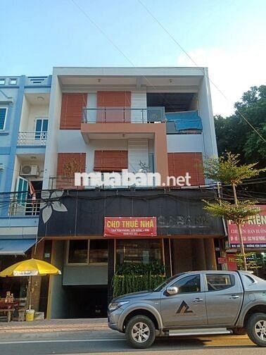 Cho thuê văn phòng mặt phố Văn Giang, Hưng Yên.