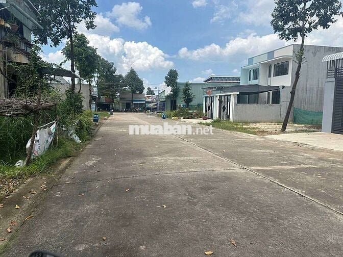 Bán 150m2 đất ngay 2 trường học lớn Mỹ Phước 3 Bến Cát Bình Dương