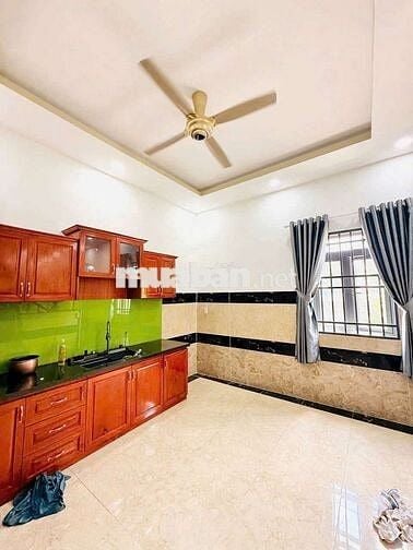 BÁN CĂN NHÀ NGAY CỤM TRƯỜNG HỌC DĨ AN