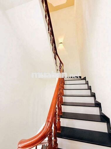 BÁN CĂN NHÀ NGAY CỤM TRƯỜNG HỌC DĨ AN