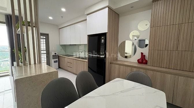 Cho thuê Hưng Phúc 1, dt 82m2, căn góc, 2 ban công view nguyễn lương b