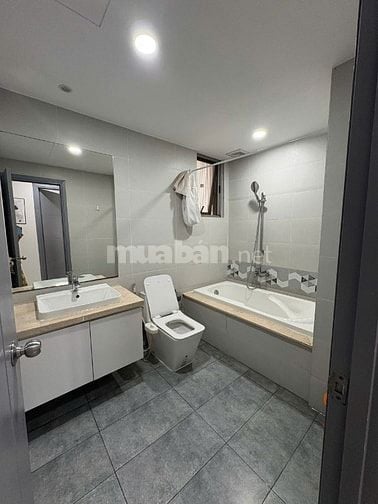 Cho thuê Hưng Phúc 1, dt 82m2, căn góc, 2 ban công view nguyễn lương b