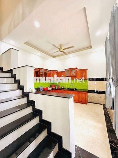 BÁN CĂN NHÀ NGAY CỤM TRƯỜNG HỌC DĨ AN