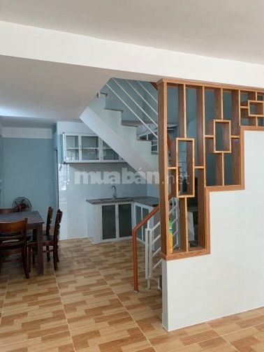 Nhà phố hẻm ngõ góc hai mặt tiền cách đường lớn Lê Văn Lương 9m.