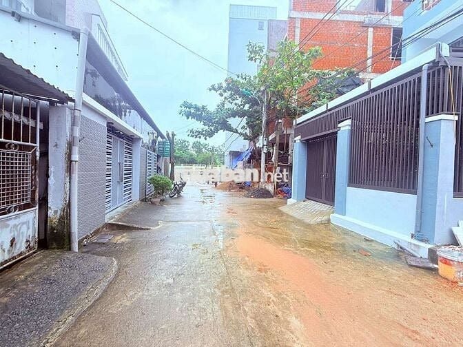 Chào bán lô kiệt ôtô Hồ Nghinh sát đường chính, gần biển