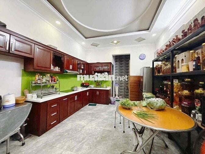 NHÀ CHO THUÊ H8m TÂN SƠN NHÌ - 60m2 - 3 LẦU ST 4PN - PHÙ HỢP GĐ, VP