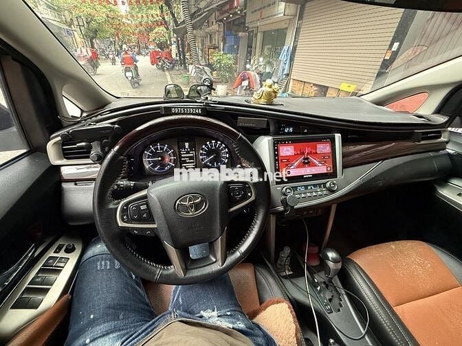 Toyota Innova Ventu 2019 số tự động màu đen