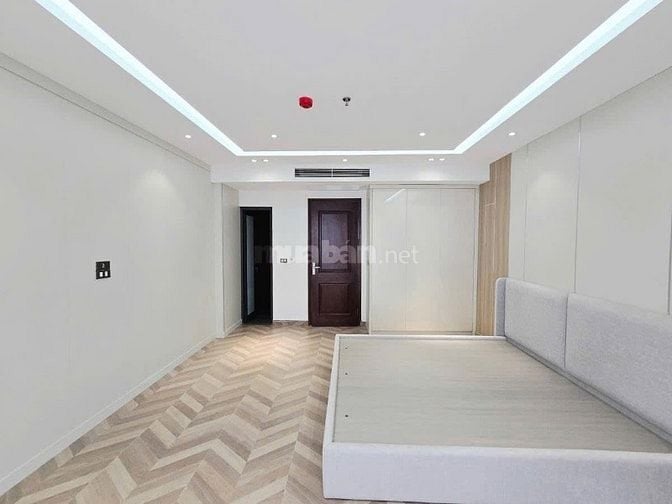 ĐỈNH - HOÀNG QUỐC VIỆT - NGHĨA TÂN - CẦU GIẤY - HÀ NỘI 