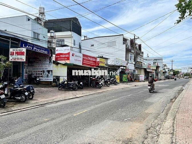 BÁN GẤP LÔ ĐẤT 2 MẶT TIỀN BỜ HỒ TRUNG TÂM TP BẢO LỘC