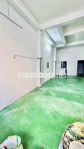 Cho Thuê Nhà DT 10x20 Trệt Trống Xuốt 1Lầu 2Pn 2Wc Hẻm Xe 5 Tấn