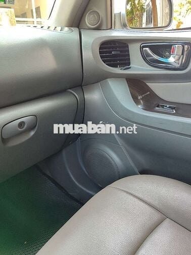 Hyundai Santa Fe 2004 nhập khẩu, số tự động