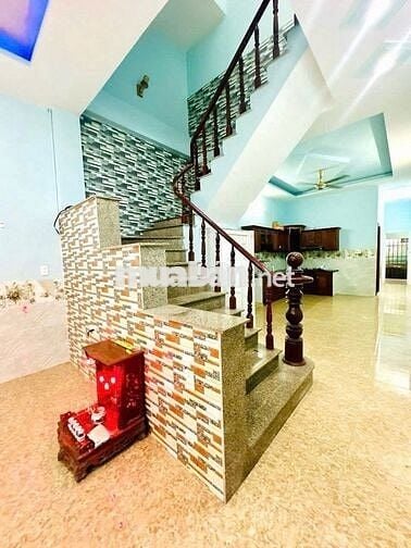 BÁN GẤP NHÀ MẶT TIỀN NGUYỄN THỊ CHẠY NGAY CHỢ TÂN LONG