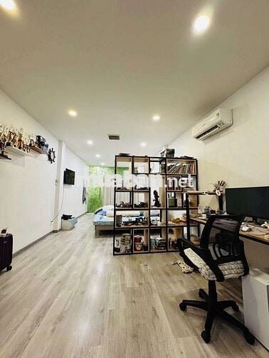 61m2 ngang 4m HXH 6m sát mặt tiền Nguyễn Kiệm 3 tầng 4PN Hoàn công đủ