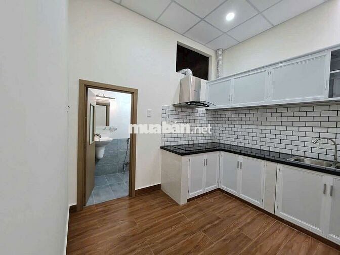 Cho thuê nguyên căn cấp 4 rộng rãi sạch sẽ, gần Mặt Quang Trung p12 GV