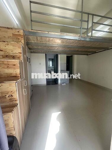 Phòng Ban Công Ngay Công Viên Làng Hoa