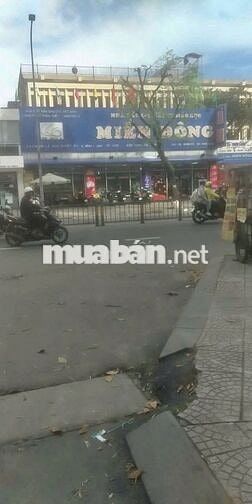 cho thuê 02 căn hộ CC, mặt tiền Đinh Tiên Hoàng. có 03 phòng ngủ,