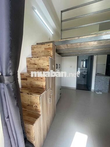 Phòng Ban Công Ngay Công Viên Làng Hoa