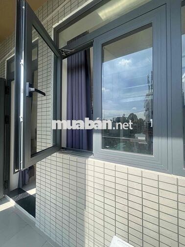 Phòng Ban Công Ngay Công Viên Làng Hoa