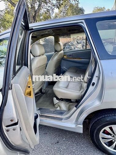 Toyota Innova 2008 - 200000 km