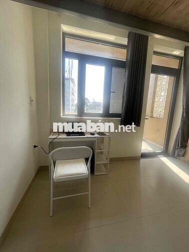 Phòng Ban Công Ngay Công Viên Làng Hoa