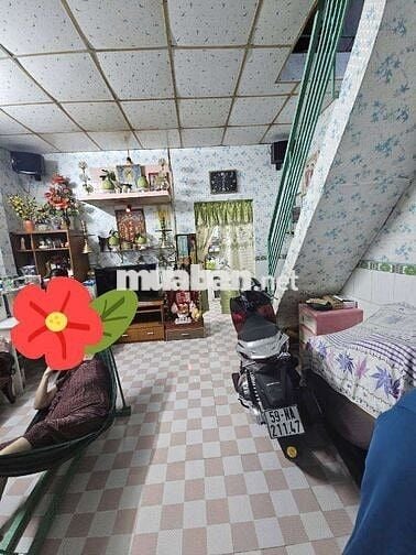 Nhà chính chủ lâu đời , chưa qua đầu tư , HXH căn góc giá rẻ , BT