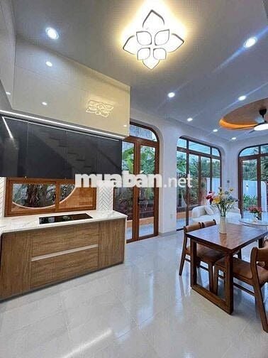 NHÀ 1 TRỆT 1 LẦU KHU DÂN CƯ PHƯỜNG 8 VĨNH LONG (NAY LÀ PHƯỜNG TÂN HẠNH