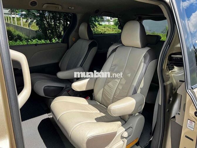 Bán xe Toyota Sienna 2010 3.5L
