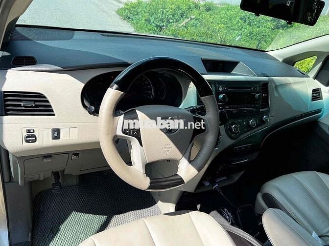 Bán xe Toyota Sienna 2010 3.5L