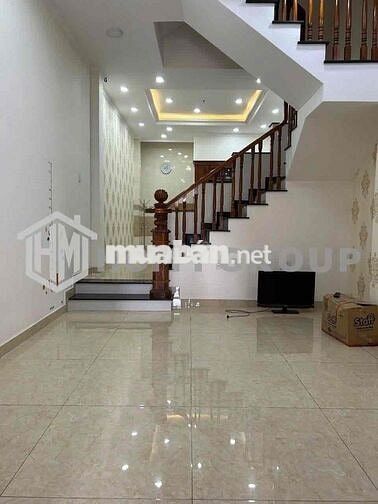 NHÀ 1T3L SÂN ĐẬU OTO NGAY CHỢ HIỆP BÌNH. SẴN MÁY LẠNH