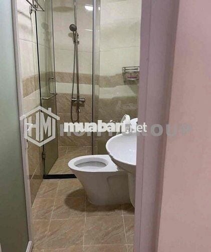 NHÀ 1T3L SÂN ĐẬU OTO NGAY CHỢ HIỆP BÌNH. SẴN MÁY LẠNH