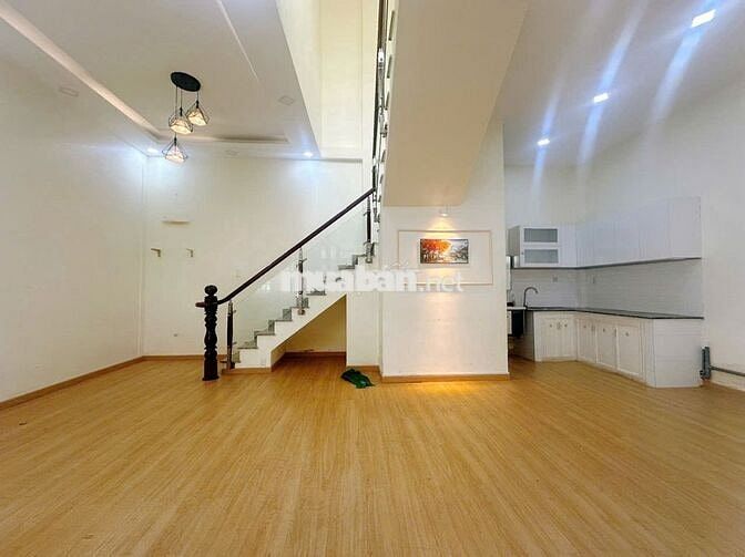 NHÀ NGANG LỚN GẦN 8M-Ở LIỀN-SÁT MT GẦN LÊ VĂN QUỚI NHỈNH 4 TỶ -SHR