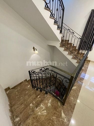 Cho thuê nguyên căn 72N2 Mega Village 13tr bao phí QL full nội thất