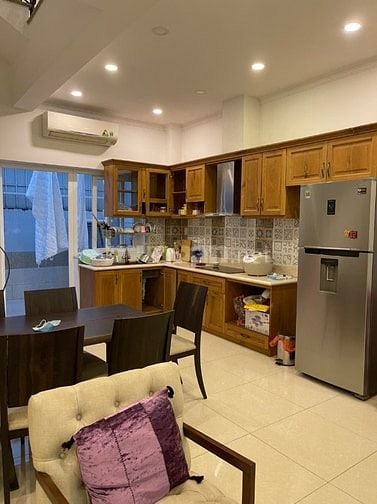 Cho thuê nguyên căn 72N2 Mega Village 13tr bao phí QL full nội thất