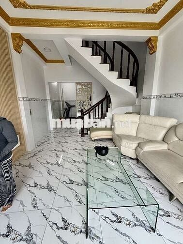 HẺM Ô TÔ 6 MÉT. NHÀ MỚI XÂY XONG DỌN VÀO Ở NGAY