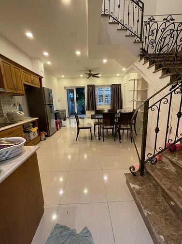 Cho thuê nguyên căn 72N2 Mega Village 13tr bao phí QL full nội thất