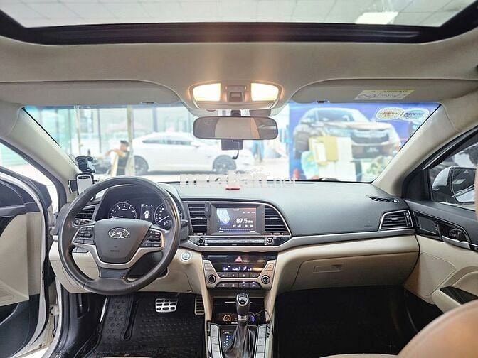 Hyundai Elantra 2.0 GLS 2018 Trắng