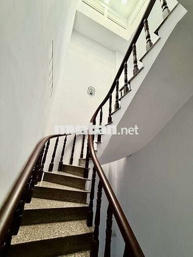 HẺM Ô TÔ 6 MÉT. NHÀ MỚI XÂY XONG DỌN VÀO Ở NGAY