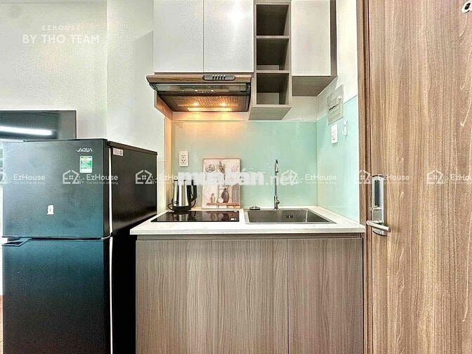 STUDIO CỬA SỔ LỚN SÁT SÂN BAY TIỆN DI CHUYỂN CÁC QUẬN TRUNG TÂM