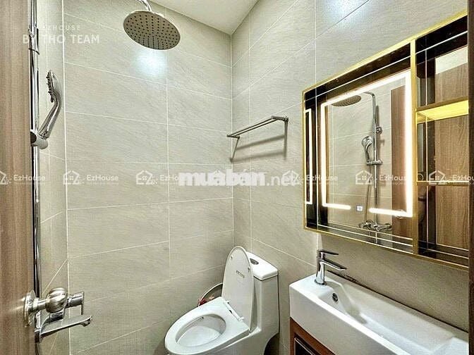 STUDIO CỬA SỔ LỚN SÁT SÂN BAY TIỆN DI CHUYỂN CÁC QUẬN TRUNG TÂM