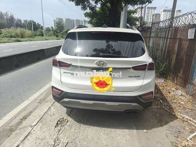 Hyundai Santa Fe 2019 2.2L AT 4WD - 120 km
