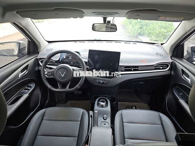Ô tô điện Vinfast VF5 Plus màu trắng