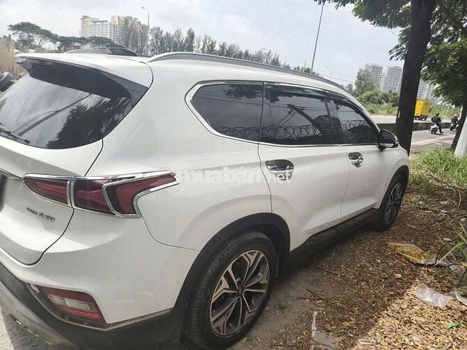 Hyundai Santa Fe 2019 2.2L AT 4WD - 120 km
