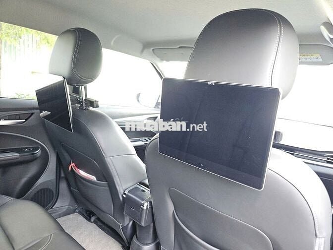 Ô tô điện Vinfast VF5 Plus màu trắng