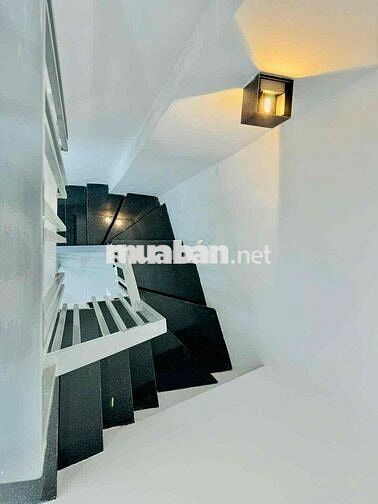 Nhà Đề Thám cách mặt tiền 1 căn tiện Bán online, app, ra trung tâm