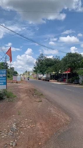 Bán gấp đất tặng nhà cấp bốn 10x70 sổ Hồng riêng 