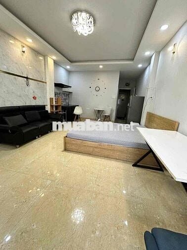 CĂN HỘ STUDIO BAN CÔNG RỘNG 43M2. FULL NỘI THẤT NGAY PHỐ ẨM THỰC NGT
