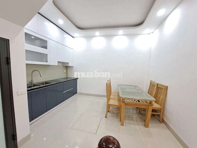 Cc bán nhà ngõ 169 Hoàng Mai, lô góc, 3 thoáng,5 phòng ngủ, mt 4m,7 tỷ